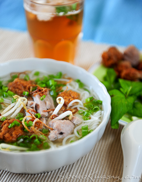 wietnamska zupa z hanoi